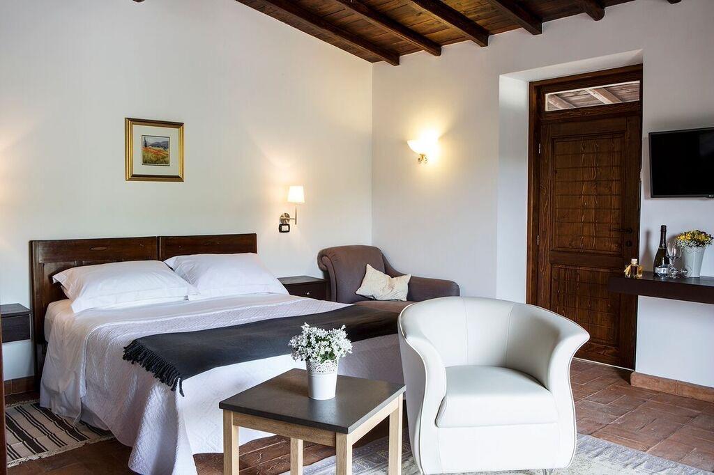 Casale San Pietro Bed & Breakfast Anagni Bagian luar foto